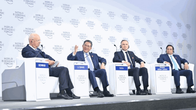 國務院總理李強在大連出席2024年夏季達沃斯論壇開幕式並致辭。（新華社）