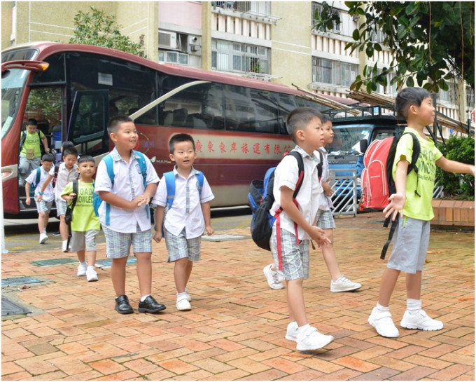 運輸署提醒學生開學日的交通預計會比較繁忙，應預早出門。