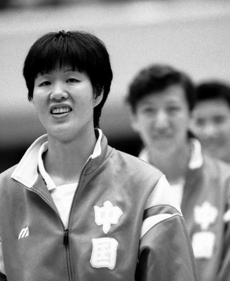 她作为运动员曾获得第三届、第四届女排世界杯。