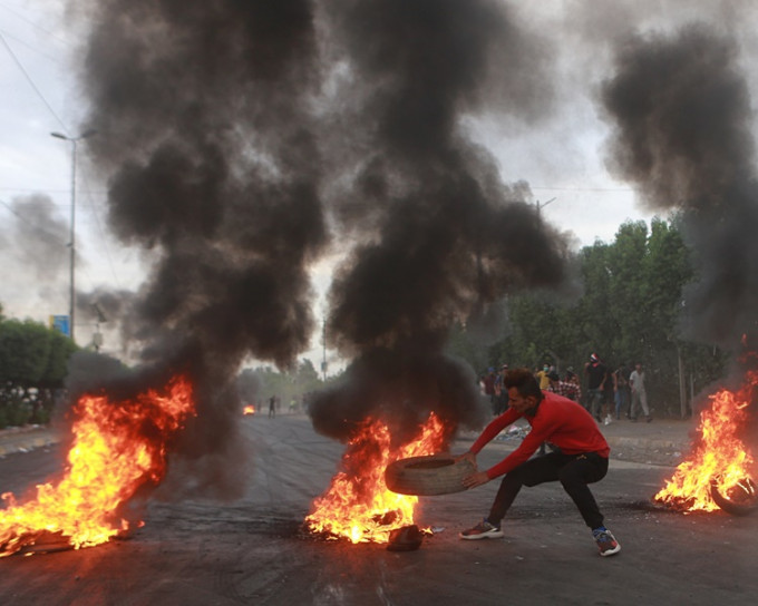 巴格达反政府示威冲突持续。AP