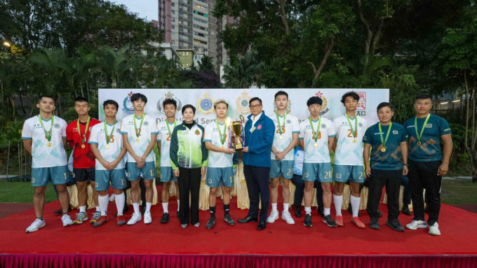 海关足球队夺得纪律部队纪律部队足球比赛冠军。海关FB图片