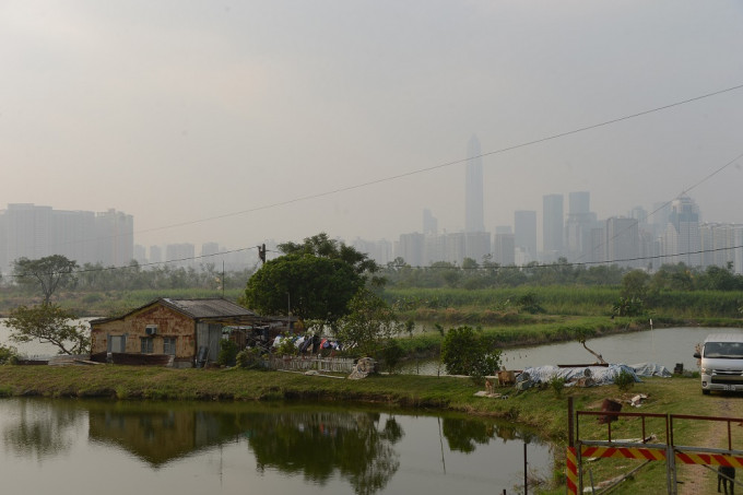 内地坐拥庞大的市场和产能，业界期望本港在新政策下受惠于内地优势。伍明辉摄