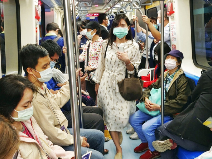 台灣新增24宗新冠肺炎確診個案，全屬輸入病例。AP圖片