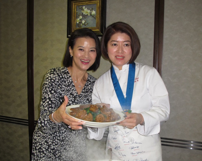 左：黎燕珊、Lisa Lau（劉哲宇）。