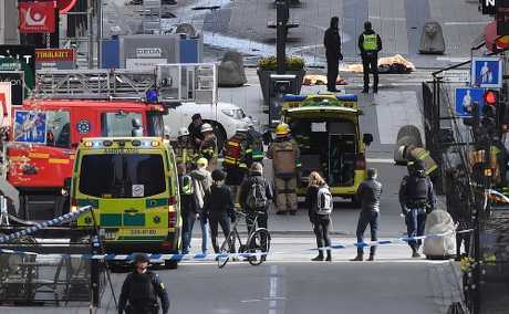 瑞典首都斯德哥尔摩市中心上月发生货车撞向百货公司袭击，造成4死15伤。美联社资料图片