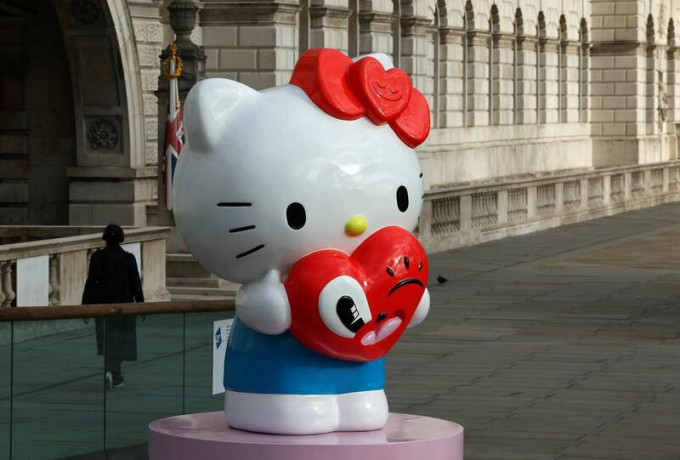 官方再澄清Hello Kitty是人不是貓。路透社