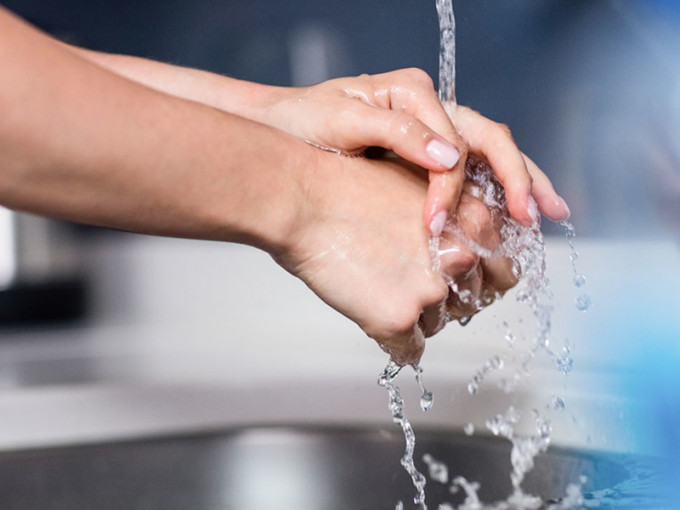 研究曾指，洗手後若沒有擦乾細菌量比洗前增達84%。 資料圖片