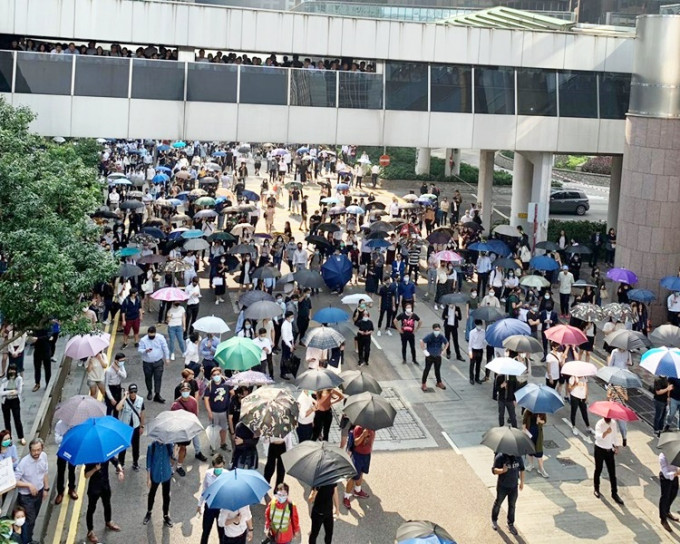 示威者在中環不同地方舉行「和你lunch」抗議活動。資料圖片