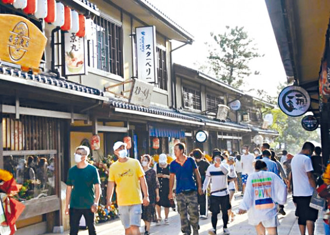 ■商业街模仿日本京都的建筑特色。