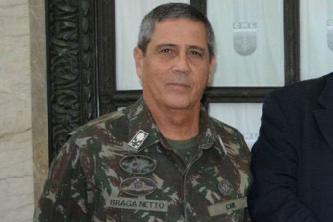 總統博爾索納羅的幕僚長內托（Walter Souza Braga Netto）。