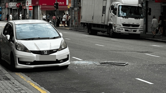 深水埗汝州街唐楼天降铝窗 碎片击中私家车 内地女住户被捕