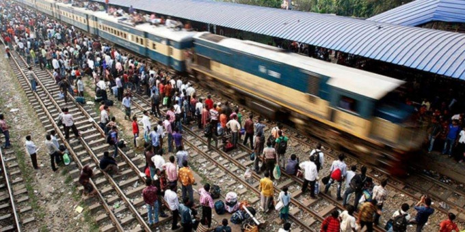 孟加拉一列火車今日發生脫軌意外。　示意圖／AP圖片