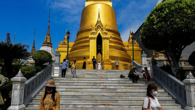 泰国决定对中国游客实行5个月的签证豁免。路透社
