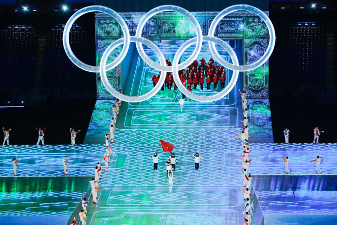由张艺谋执导的北京冬奥会开幕式，受到广泛好评。