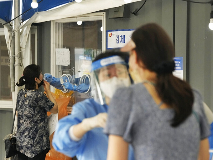南韩单日新增1,842宗确诊个案，再创疫情以来新高。AP图片