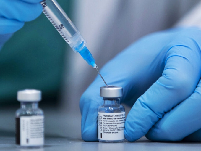 德国BioNtech公司去年与复星医药签订协议，BioNtech新冠疫苗在大中华区由复星医药代理。AP资料图片