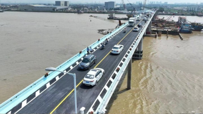 广州南沙沥心沙大桥全面恢复通车。