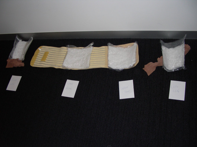 澳洲海關發現兩人身上都綁著「異物」，原來兩人共帶着4.5公斤的冰毒闖關入境。（網圖）