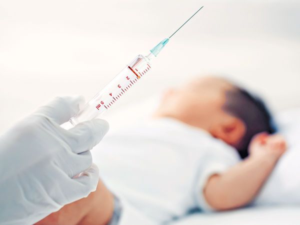 委員會建議第二劑疫苗的接種，由原來的一年級，提前至18個月大時接種。 資料圖片