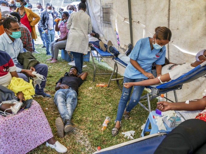 埃塞俄比亚北部的提格里州发生袭击事件，当地约有几十至几百人遭刺伤或斩死。AP图片