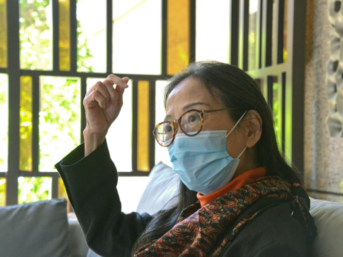 香港中西结合医学会荣誉会长黄谭智媛建议起用中医，成为下一波疫症爆发的前綫医护。 伍明辉摄