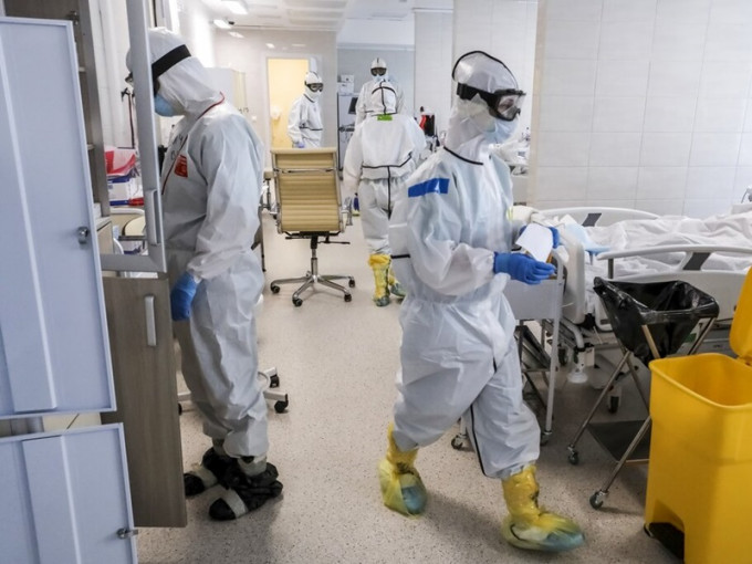 俄政府迫医科生到治疗新冠医院实习，拒绝者可遭开除。AP资料图片