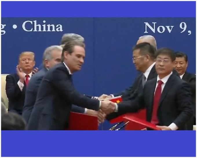 双方签署多份经贸协议。