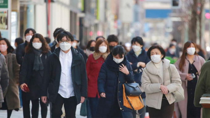 日本疫情持續嚴峻。AP圖片