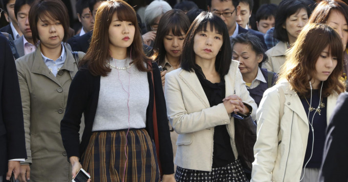 日本通過新法禁止職場對女性作出性騷擾。AP圖片