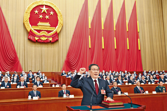 中共政治局常委李強成為新一任國務院總理，隨即宣誓就任。