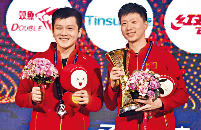 樊振東（左）今屆奧運勢接替馬龍開創屬於自己的時代。