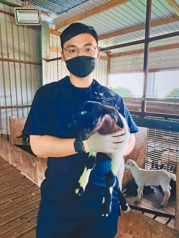 陈梓丰提醒有意报读者，最好先了解兽医的工作性质。