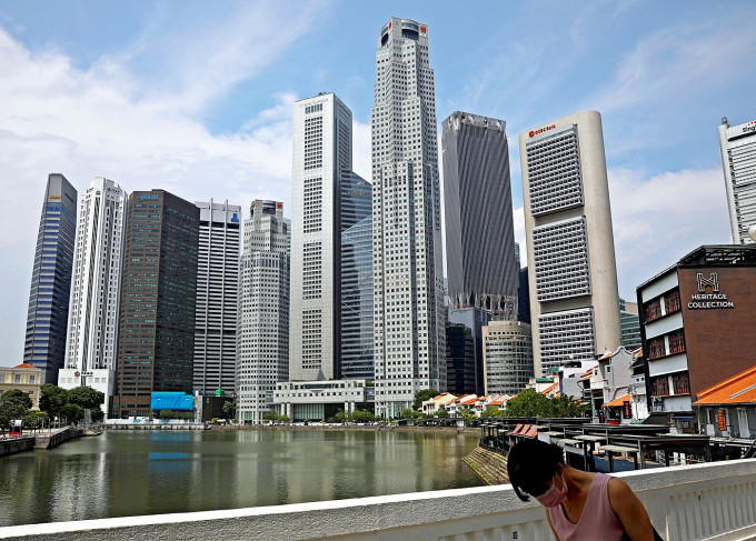 新加坡調整防疫策略。路透社資料圖片