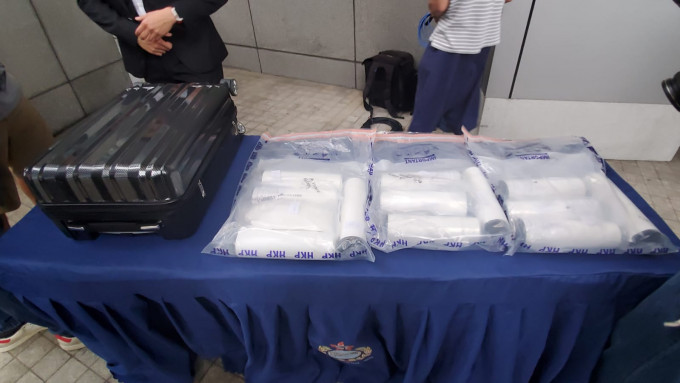 警方毒品调查科检获约6.36公斤怀疑可卡因，市值约600万元。