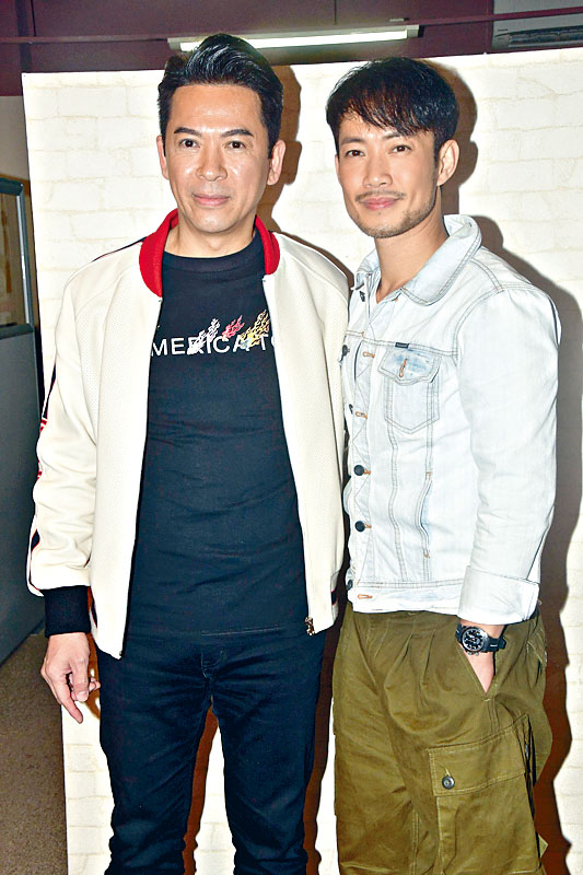 郭政鴻（左）、敖嘉年在節目中演繹當年的參賽歌曲。