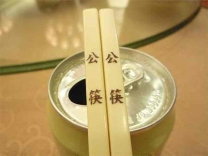北京发指引推行公筷公匙防疫。网图