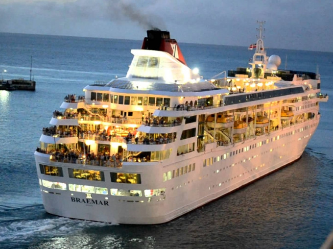 英國公司旗下「布雷馬號」，在加勒比海被多個港口拒絕停靠。(網圖)