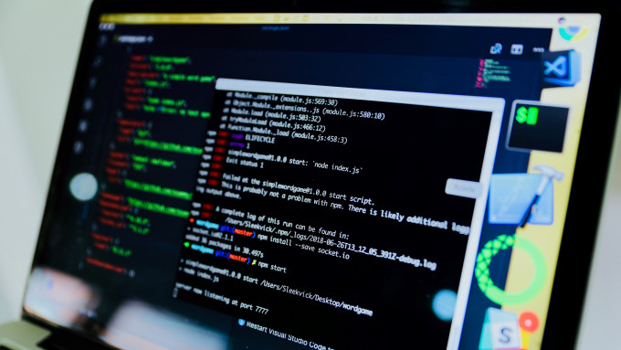 業界表示，黑客攻擊家用電腦是為了進一步入侵企業電腦系統。
