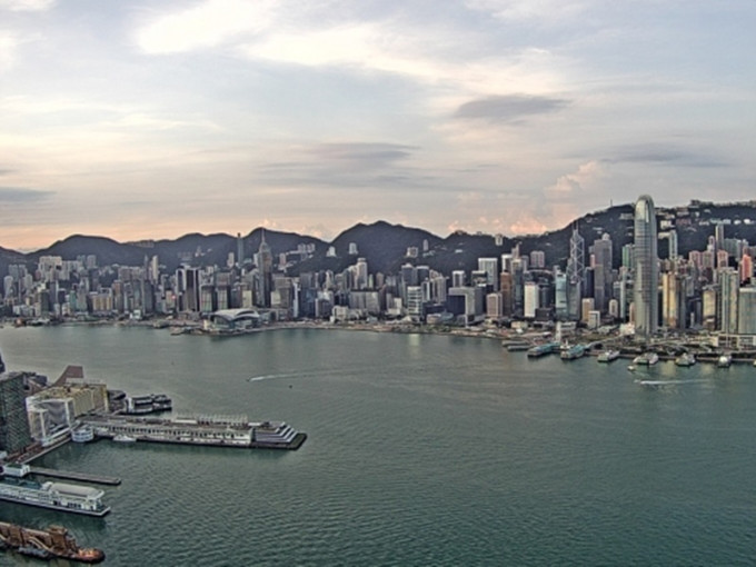 预测今日有几阵骤雨。天文台图片