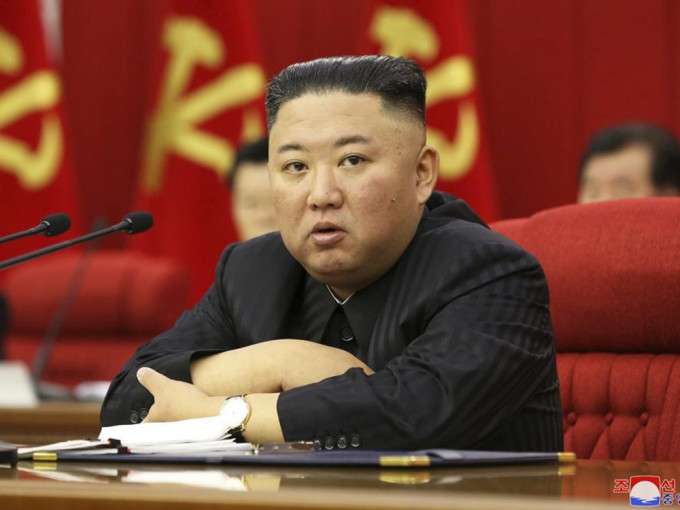 朝鲜劳动党总书记金正恩近日消瘦原因为其亲信恳请金正恩到乡下进行「减肥」。美联社资料图片