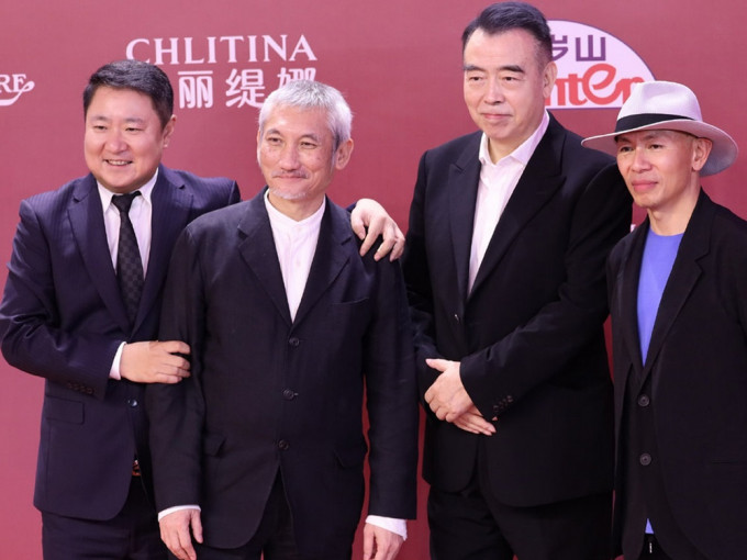 《长津湖》由陈凯歌、徐克、林超贤联合监制并执导。