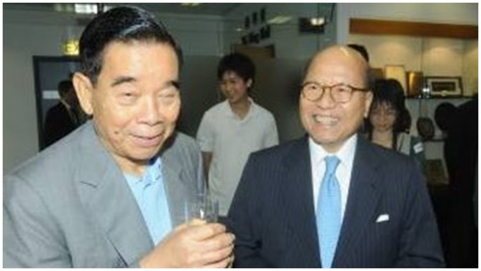 新世界发展前执行董事冼为坚（右)离世，他与集团前主席郑裕彤博士（左)一起创办新世界发展有限公司。资料图片