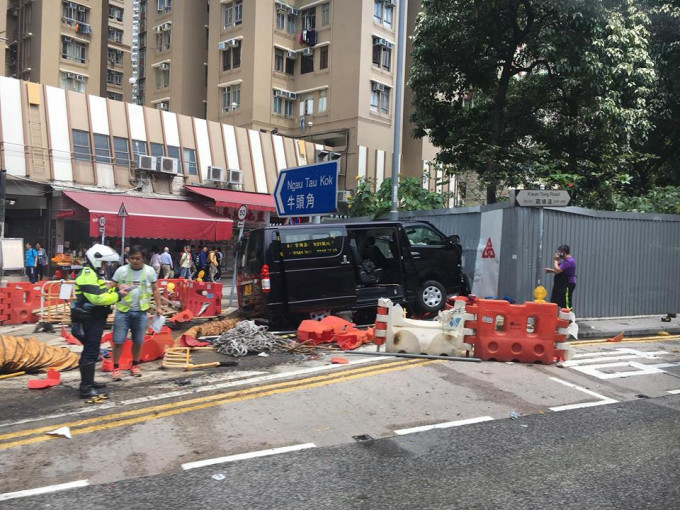 客貨車失事。Leung Chun Man‎ 圖片