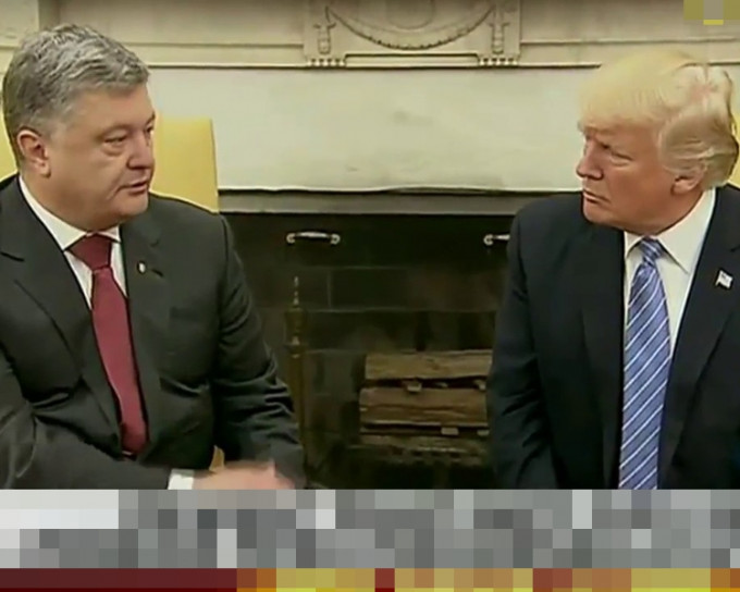 波罗申科(左)与特朗普在白宫会谈。网图