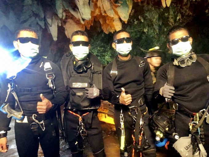 最後離開洞穴的泰國海豹部隊成員。AP