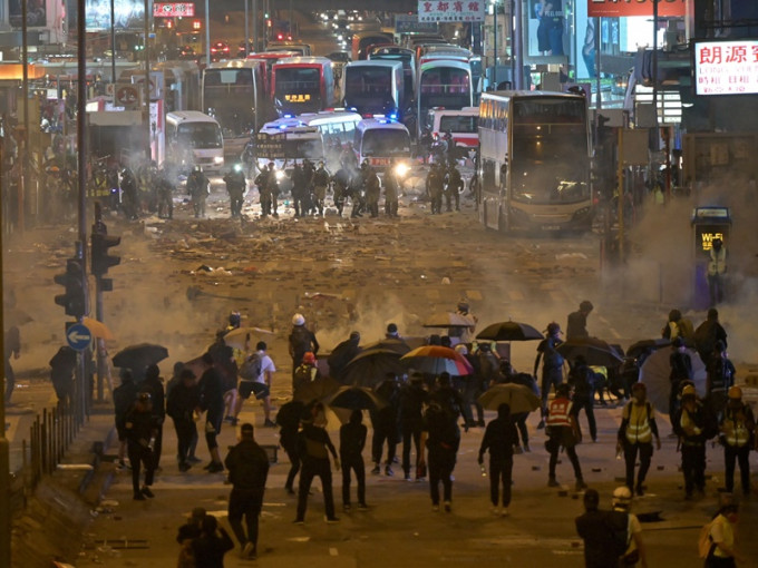 前年大三罢期间旺角弥敦道被堵塞。资料图片