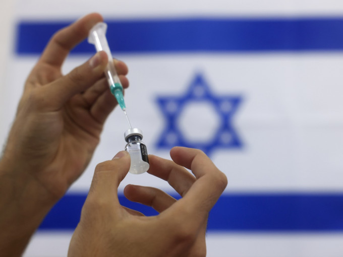 以色列早前推出大规模疫苗接种行动，目前已有380万人至少接种第一剂。AP图片