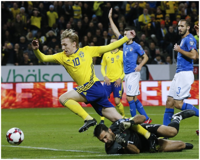 首回合賽事，瑞典主場以1:0擊敗意大利。