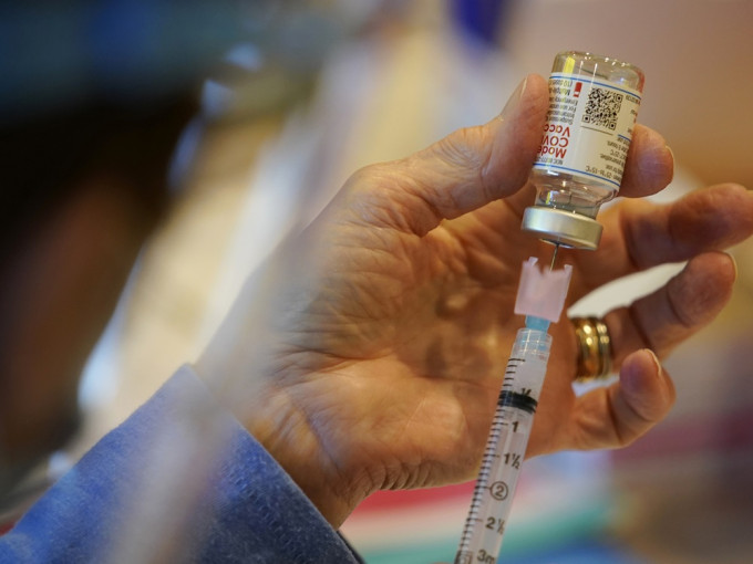 全美已有超过一半成年人完成接种新冠肺炎疫苗。AP图片