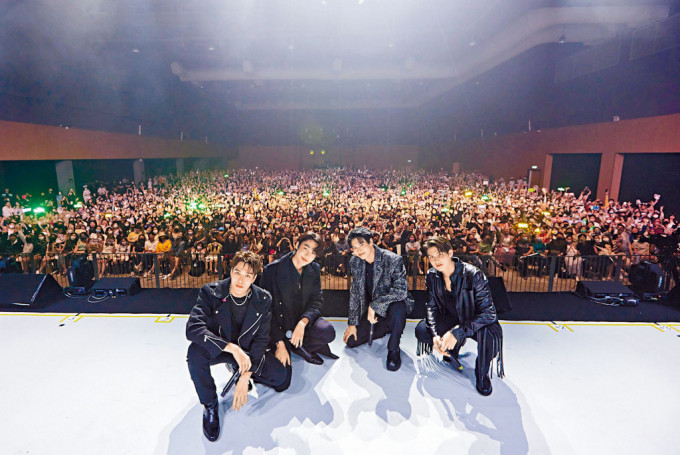 泰國F4在吉隆坡舉行巡迴見面會的首場，獲3000名粉絲捧場。